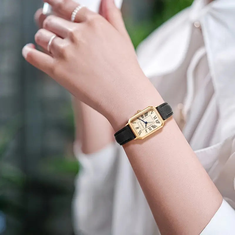 Vivelle Crest Watch | Golden