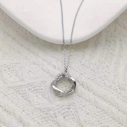Elegant Gold Pendant Necklace